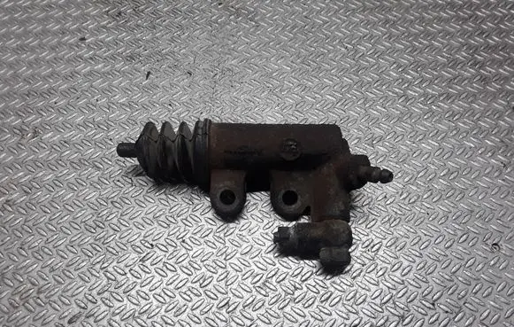 Clutch slave cylinder