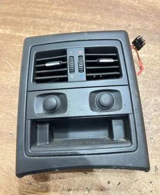 BMW 3 E90 E91 Rear air vent grill 7148760 58450713