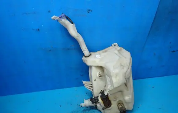 Volvo S40 Windshield washer fluid reservoir/tank 31333481 31333482 31333483