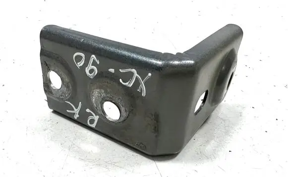 Volvo XC90 Fender mounting bracket