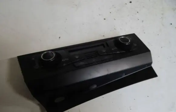Audi A4 S4 B8 8K Climate control unit 8T2820043S