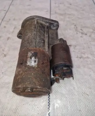 Infiniti QX4 Starter motor 23300M000T