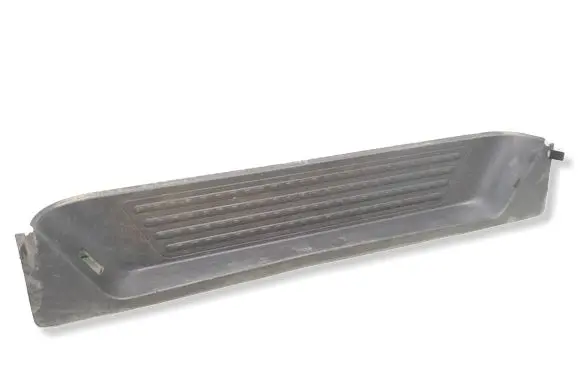 Volkswagen Transporter - Caravelle T5 Rear sill trim cover 7H0863725B