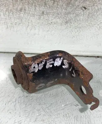 Radiator mount bracket