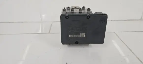 Mercedes-Benz C W203 ABS Pump A0345457032 00009543D0 GNR4L05E50