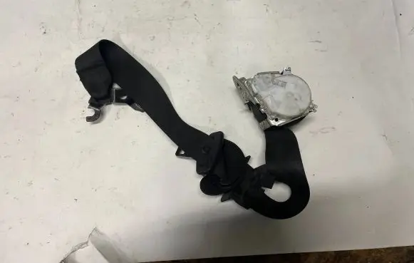 BMW X1 E84 Front seatbelt 34058428