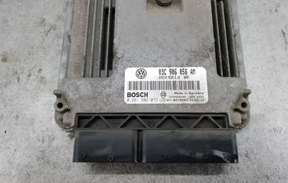 Volkswagen Touran I Engine control unit/module ECU 03C906056AM