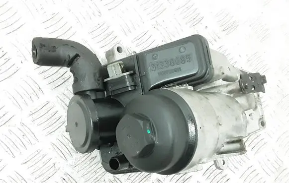 Volvo C30 Oil filter mounting bracket 31338685