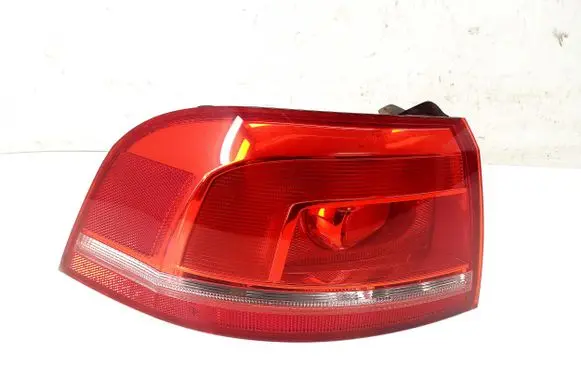 Volkswagen PASSAT B7 Rear/tail lights 3AF945095E