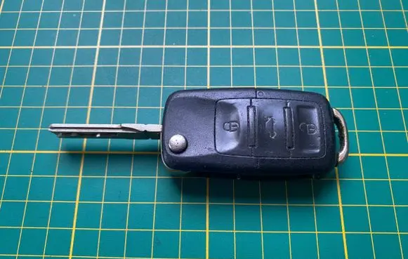 Volkswagen PASSAT B5 Ignition key/card 