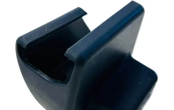 Toyota Avensis T270 Front passenger seat rail trim 7213705050 72137-05050