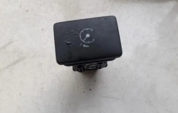 Toyota Avensis T270 Cruise control switch 15C251