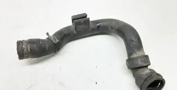 Volkswagen PASSAT B5.5 Engine coolant pipe/hose