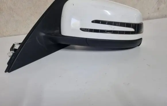 Front door electric wing mirror