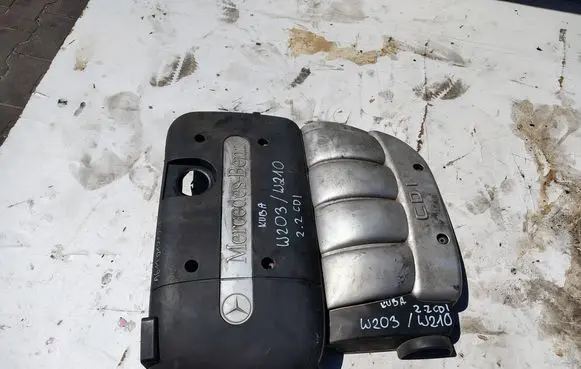 Mercedes-Benz C W203 Engine cover (trim) 6110101167