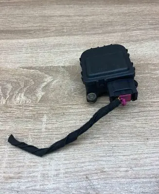 Volkswagen PASSAT B5 Air flap motor/actuator 8D1820511B 0132801149 WITHPLUG