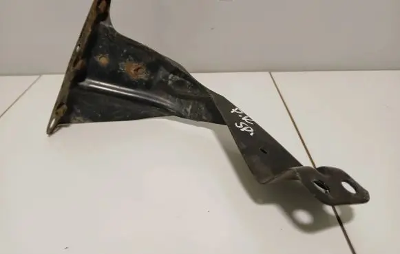 Audi A4 S4 B7 8E 8H Fender mounting bracket