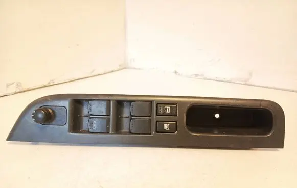 Suzuki Swift I Electric window control switch 8376263J0