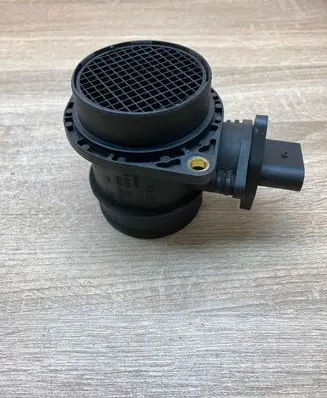 Volkswagen Polo Mass air flow meter 06A906461 0280217121
