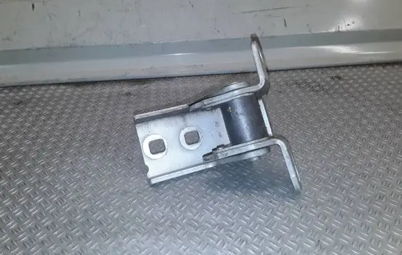 Opel Meriva B Front door upper hinge 