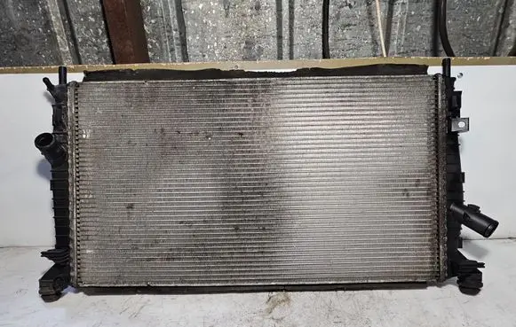 Ford Focus Coolant radiator 3M5H8005TL