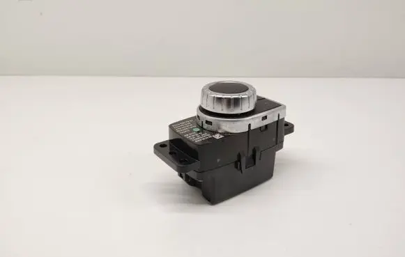 Multifunctional control switch/knob