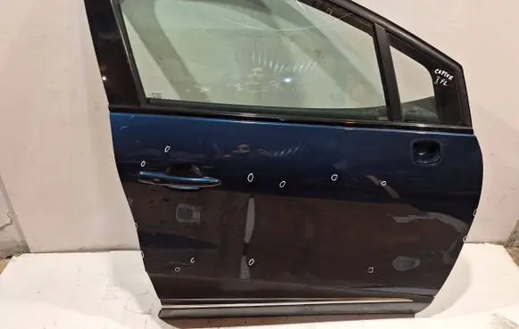 Renault Captur Front door