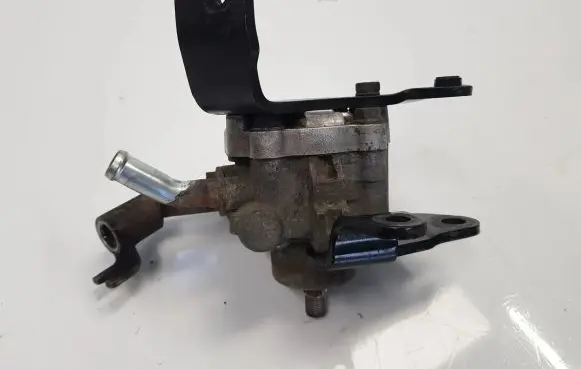Nissan Navara D40 Power steering pump