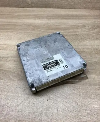 Toyota Avensis T250 Engine control unit/module ECU 8966602110 MB1758005221