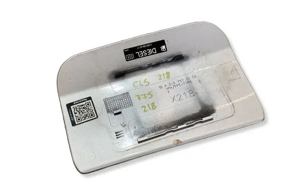 Mercedes-Benz CLS C218 X218 Fuel tank cap A2187570106