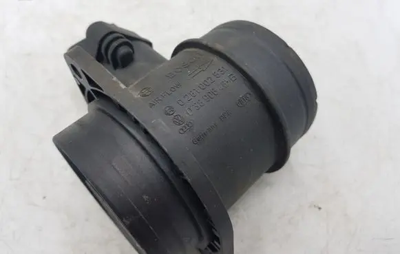 Volkswagen Golf Plus Mass air flow meter 038906461B 0281002631