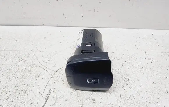 Hyundai Santa Fe USB socket connector 96125S1000