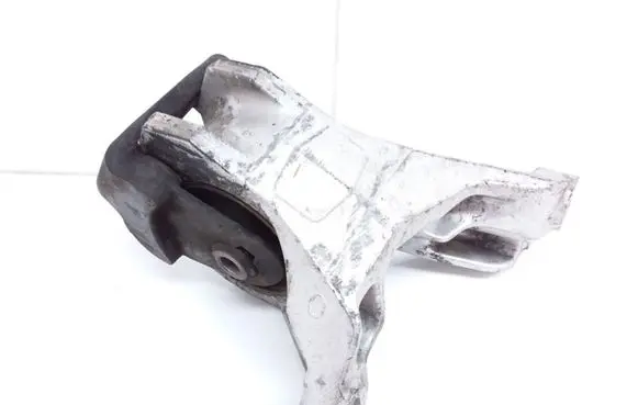 Honda CR-V Engine mount bracket AV85202HG