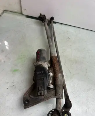 Subaru Legacy Front wiper linkage and motor 6543