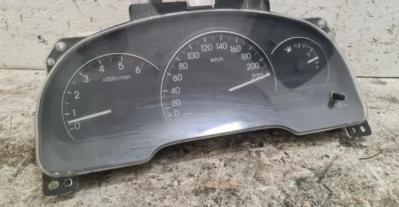 Toyota Avensis Verso Speedometer (instrument cluster)