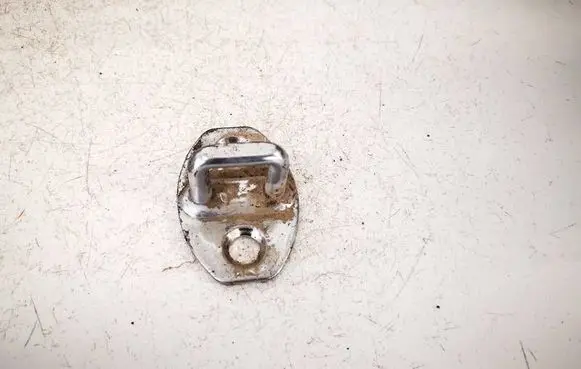 Volkswagen Touran I Front door lock loop/hook striker 3B0837033AG