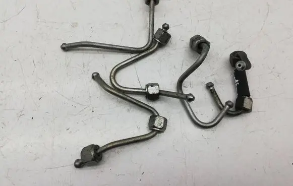 Renault Megane III Fuel injector supply line/pipe 