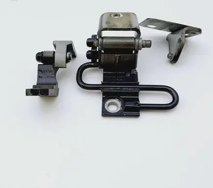 Volkswagen Touran I Rear door lower hinge 1T0833412A