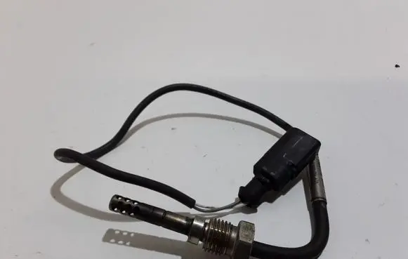 Volkswagen Touareg I Exhaust gas temperature sensor 1J0973802 059906088A