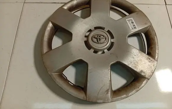 Toyota Aygo AB10 R14 wheel hub/cap/trim 426020H010