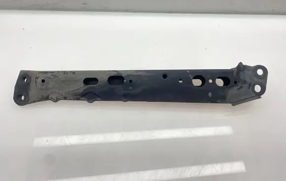 Toyota Prius+ (ZVW40) Bottom radiator support slam panel 