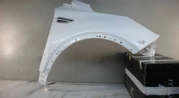 Fender mounting bracket