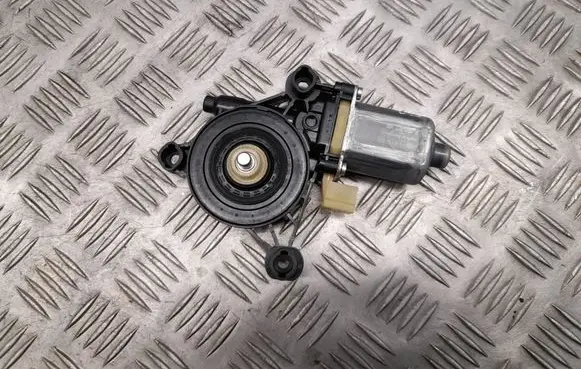 Audi Q3 F3 Front door window regulator motor 5Q0959801C