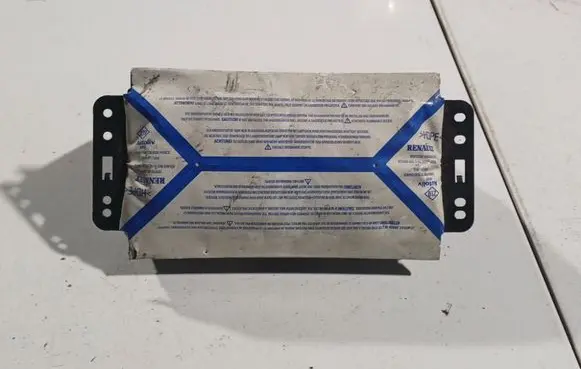 Passenger airbag