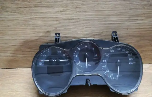Seat Leon (1P) Speedometer (instrument cluster) 1P0920823F SEZ7Z0E3223814