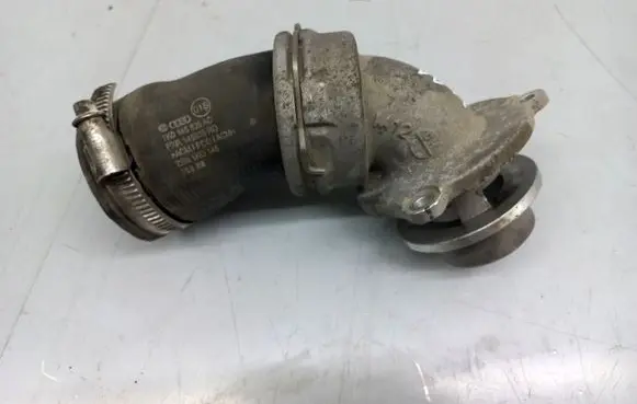 Volkswagen Jetta VI Intercooler hose/pipe 1K0145828AC
