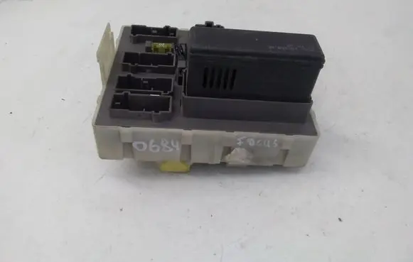 Ford Focus Fuse module 98AG148073AG 518234802