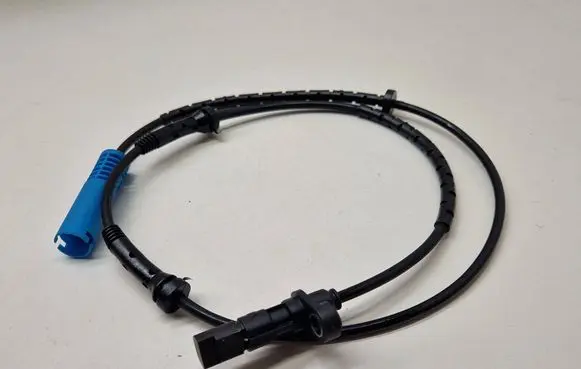 BMW 5 E39 ABS brake wheel speed sensor 6756377