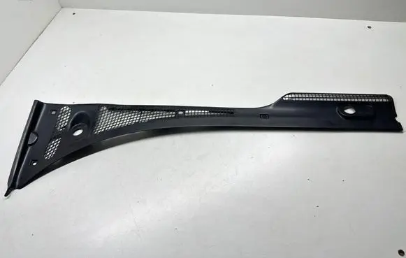 BMW 5 E34 Wiper trim 1946126