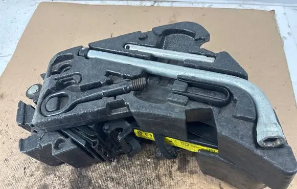 Audi Q7 4L Tool set 4L0011075 7L0012219 4L0011076